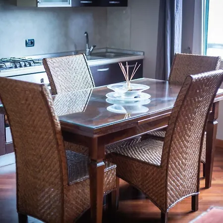 Διαμέρισμα Cinematic Modern Flat, 100 Mt Da Ospedale *