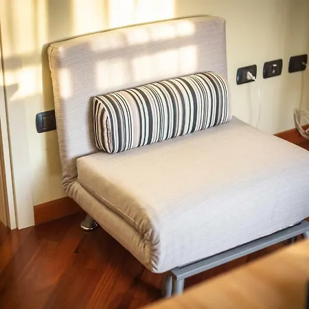 Cinematic Modern Flat, 100 Mt Da Ospedale Ravenne