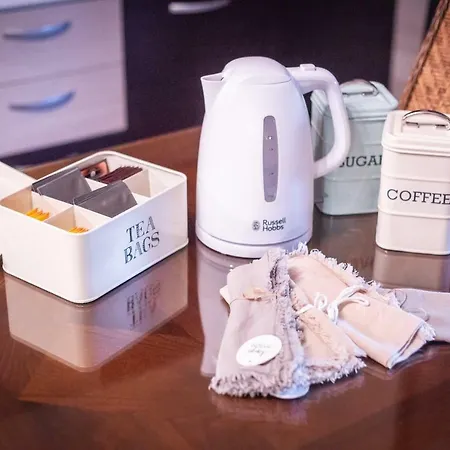 Cinematic Modern Flat, 100 Mt Da Ospedale Ραβένα