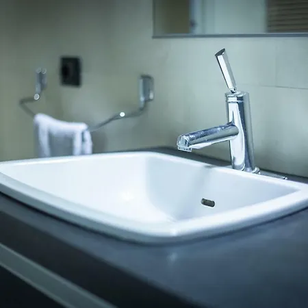 Cinematic Modern Flat, 100 Mt Da Ospedale Διαμέρισμα *